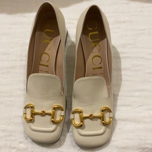 Gucci Women's Cream Loafers with Gold Accent